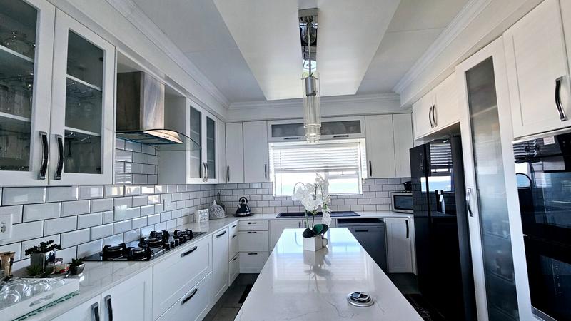 4 Bedroom Property for Sale in Dana Bay Western Cape